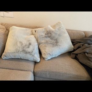 2 Magashoni Furr Pillows 24x24